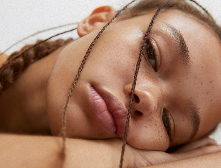 Embrace The Glow: 5 Reasons Why Long Wknds Are The Best For Your Skin